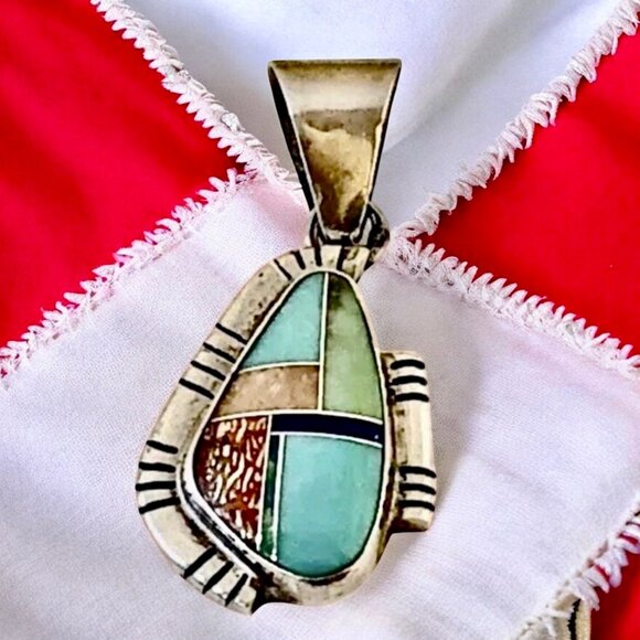 Sterling Silver Vintage Pendant Inlaid Turquoise Signed & Copyright